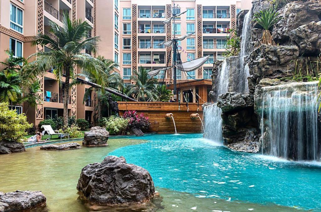 Atlantis Waterpark Daire Jomtien Beach Dış mekan fotoğraf
